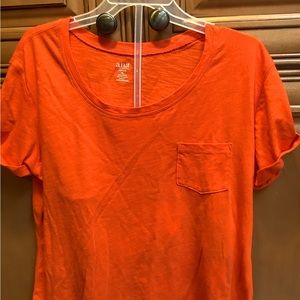 ORANGE SHORT SLEEVE KNIT TOP